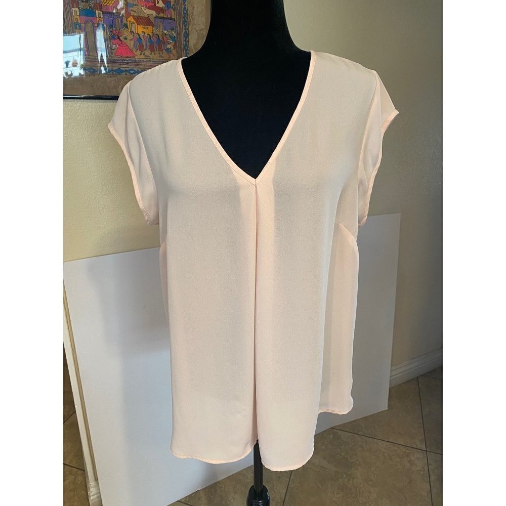 DR2 V-neck pleated front cap sleeve top, size Large